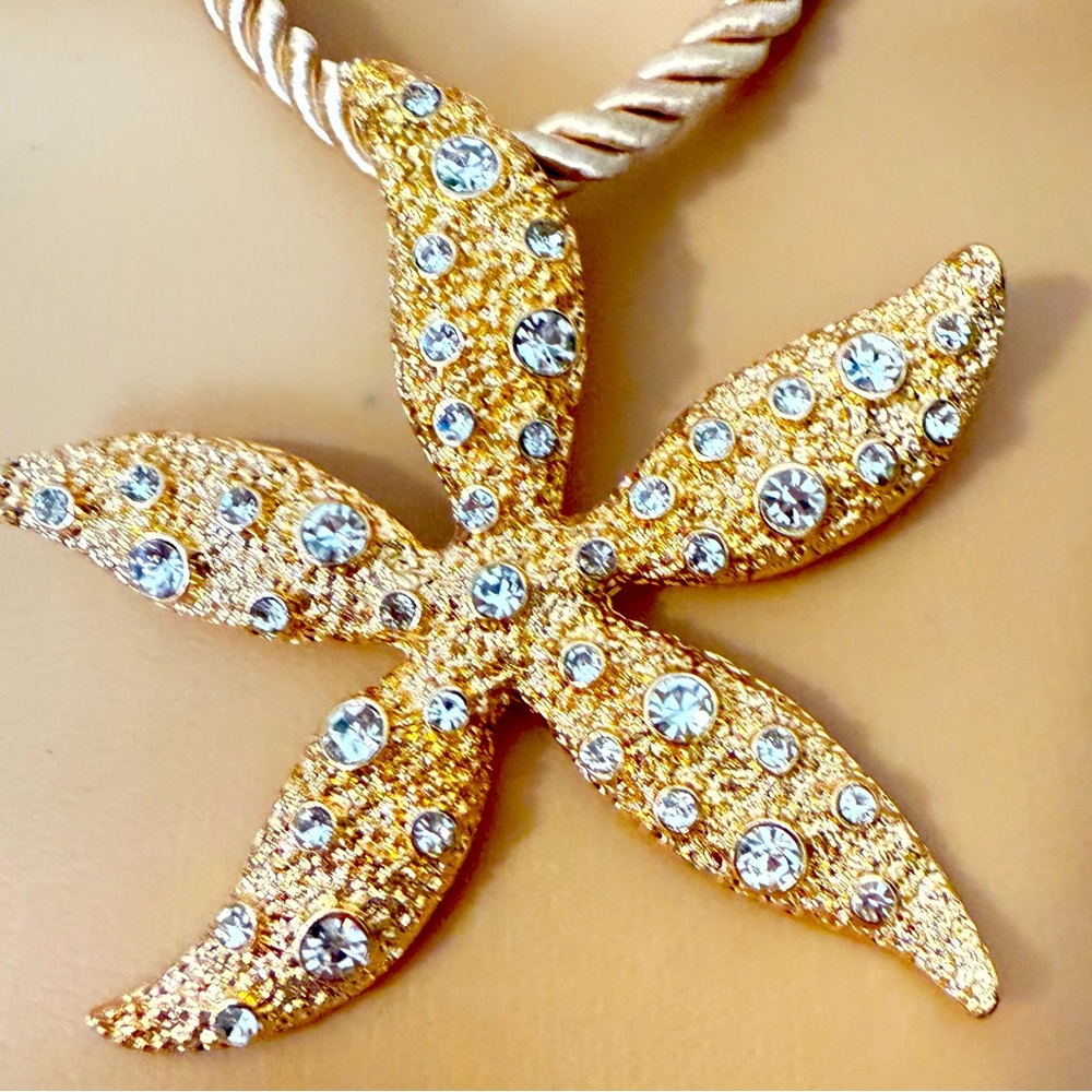 New I.N.C. International Concepts Crystal Starfish Statement Pendant Necklace - Picture 6 of 9